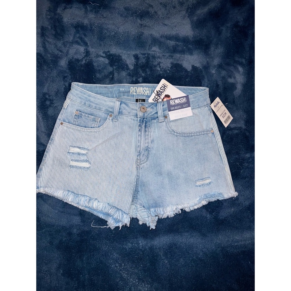 Cute summer ripped vintage high rise shorts